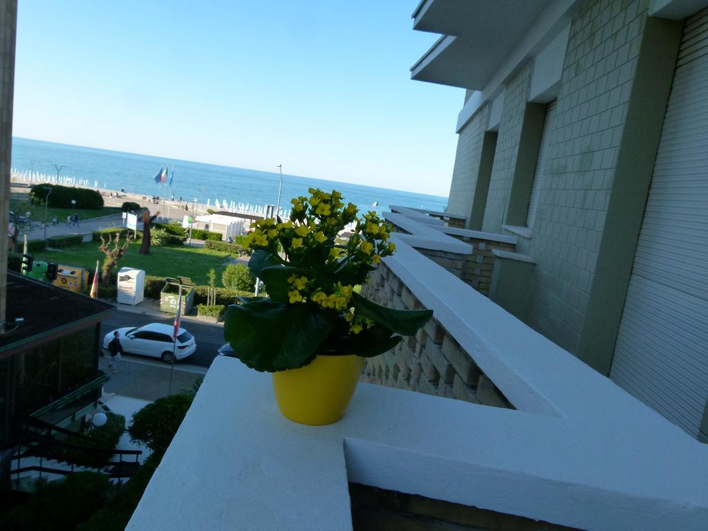 Hotel Paradise Фано Экстерьер фото