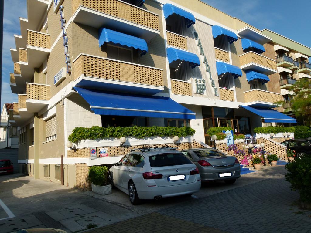 Hotel Paradise Фано Экстерьер фото