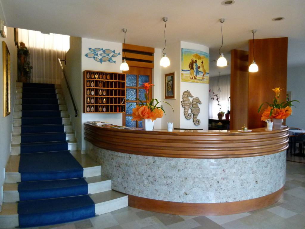 Hotel Paradise Фано Экстерьер фото