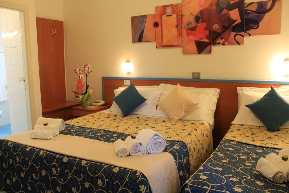 Hotel Paradise Фано Экстерьер фото